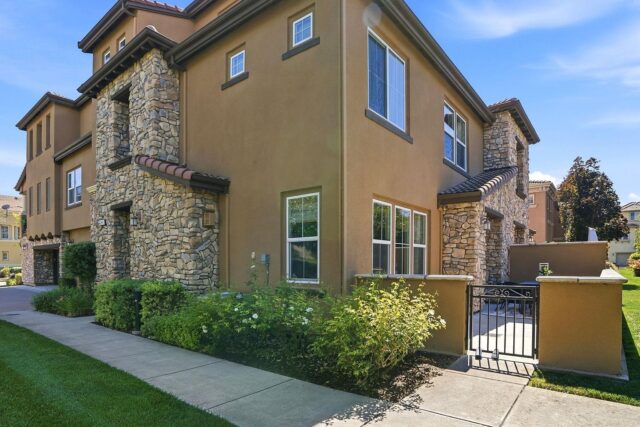 674 Selby Ln Unit 4 Livermore — Bay Area real estate